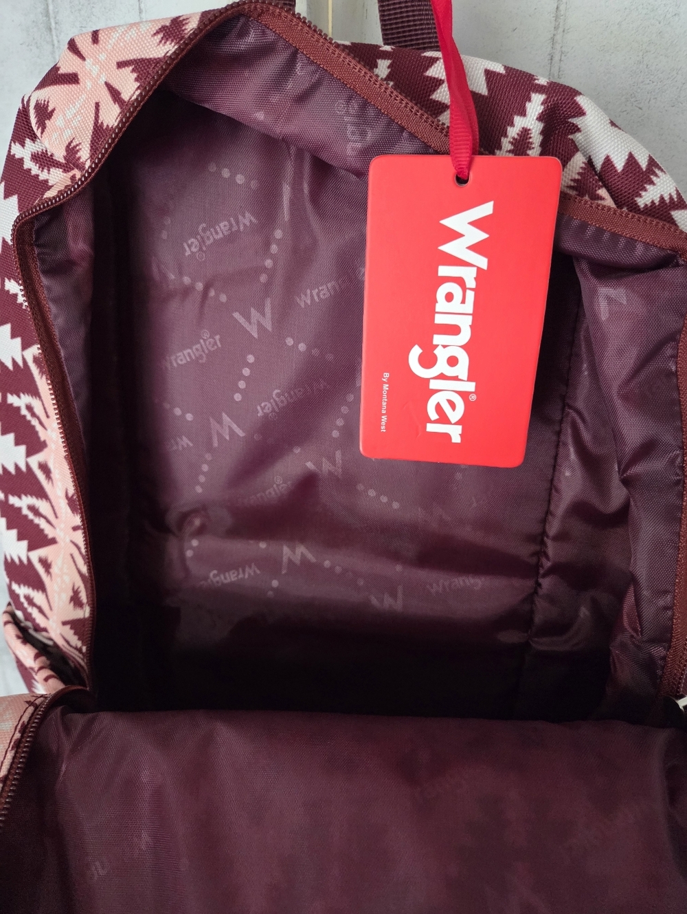 Nwt Wrangler Maroon & Cream Aztec Pattern Backpack - Picture 4 of 4